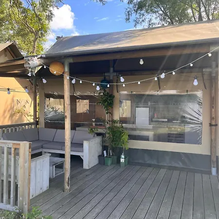 Glampingtent De Deiling, De Woudhaven 럭셔리텐트